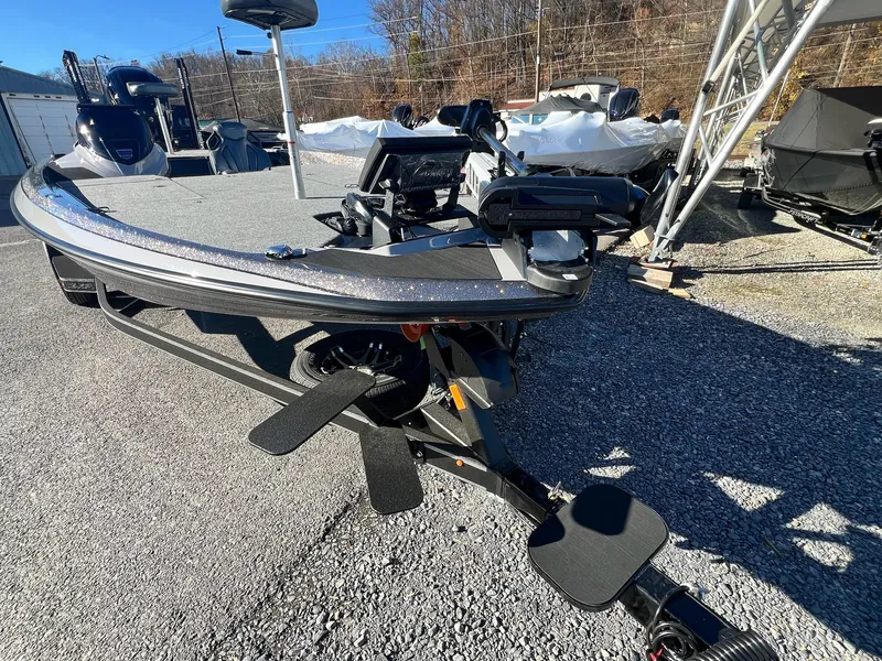 Slide: The Image of Skeeter ZXR21 2025 - 32