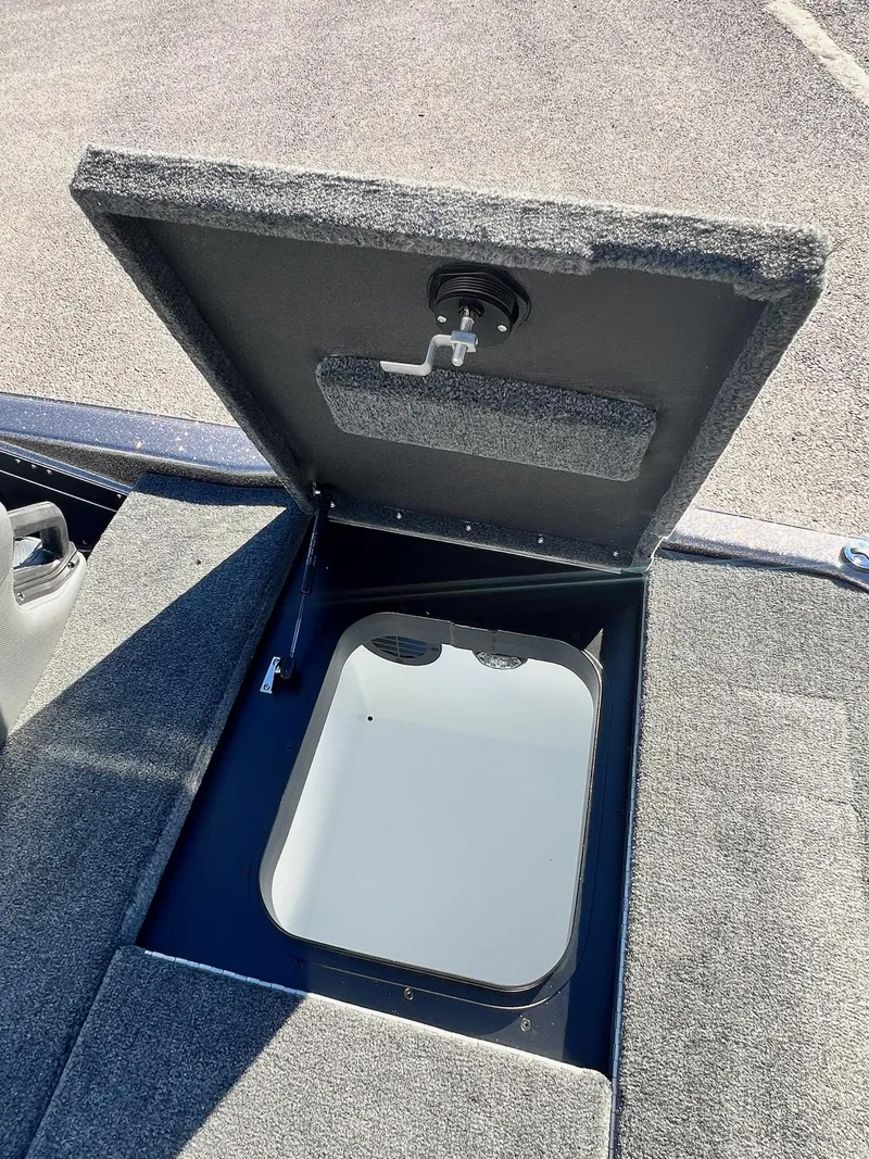 Slide: The Image of Skeeter ZXR21 2025 - 48