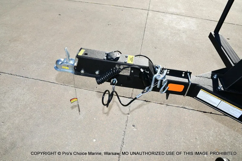 Slide: The Image of Trailer hitch of 2024 Ranger 220F boat with 150HP Mercury 4 Stroke engine. - 20