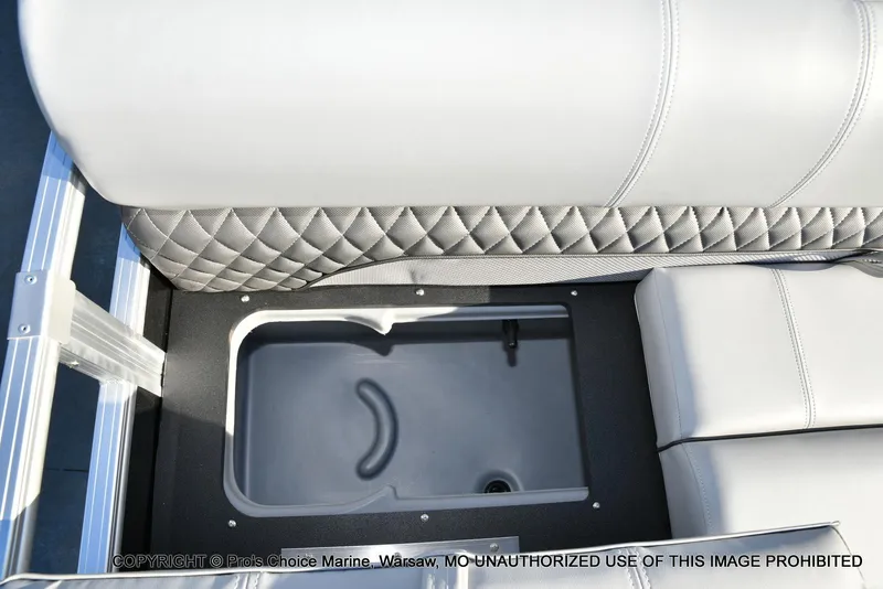 Slide: The Image of Ranger 220F w/150HP Mercury 4 Stroke 2025 - 57