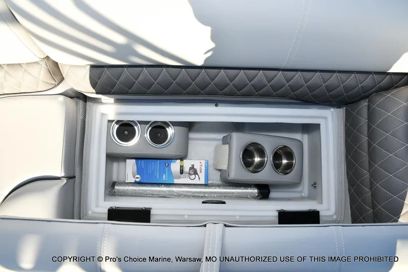 Slide: The Image of Ranger 220F w/150HP Mercury 4 Stroke 2025 - 68