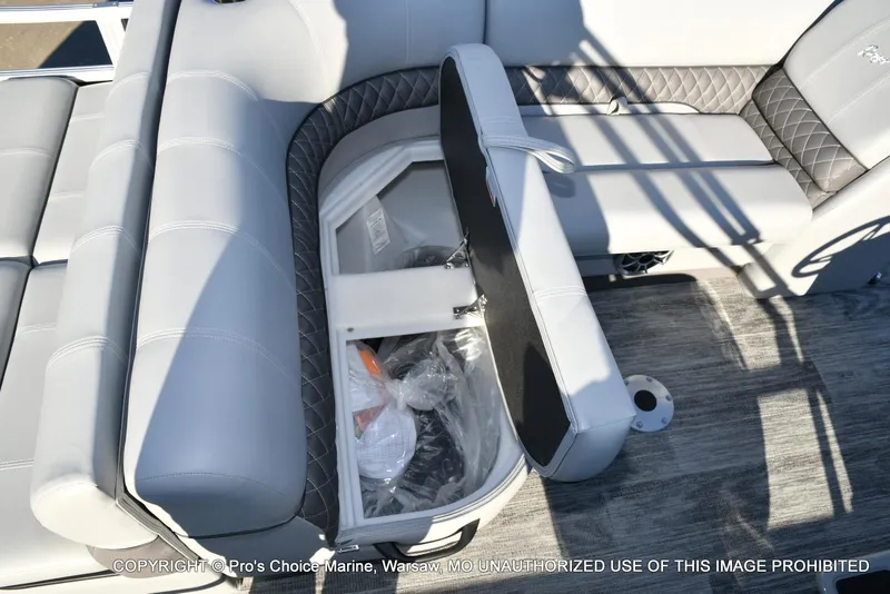 Slide: The Image of Ranger 220F w/150HP Mercury 4 Stroke 2025 - 69
