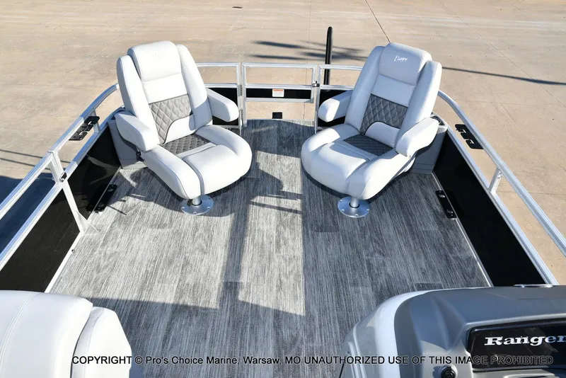 Slide: The Image of Ranger 220F w/150HP Mercury 4 Stroke 2025 - 71