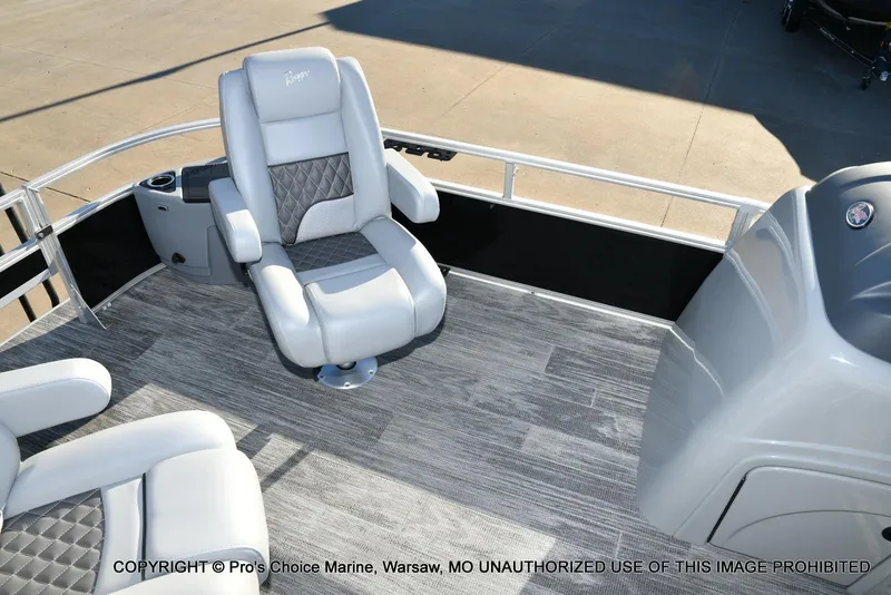 Slide: The Image of Ranger 220F w/150HP Mercury 4 Stroke 2025 - 72