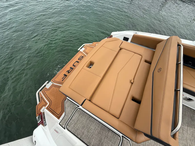 Slide: The Image of Cobalt R4 Surf 2025 - 552