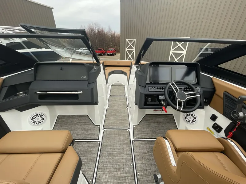 Slide: The Image of Cobalt R4 Surf 2025 - 556