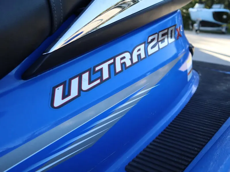 Slide: The Image of Kawasaki Ultra 250X 2008 - 5