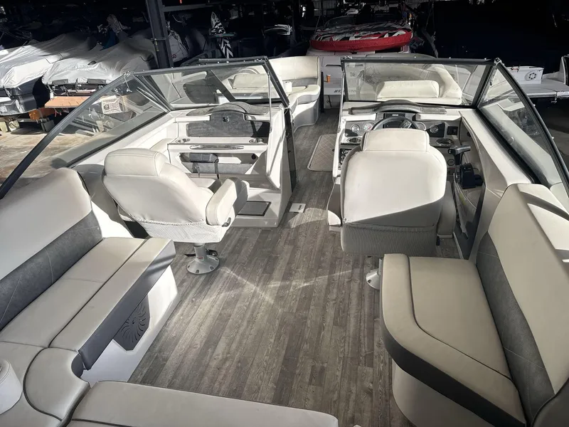 Slide: The Image of Interior of 2018 Crest CONTINENTAL boat with spacious seating and modern design. - 7