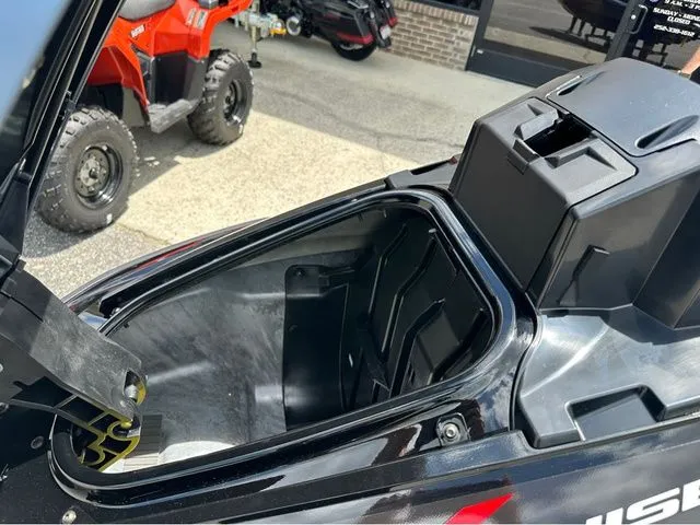 Slide: The Image of Yamaha VX Cruiser 2025 - 11