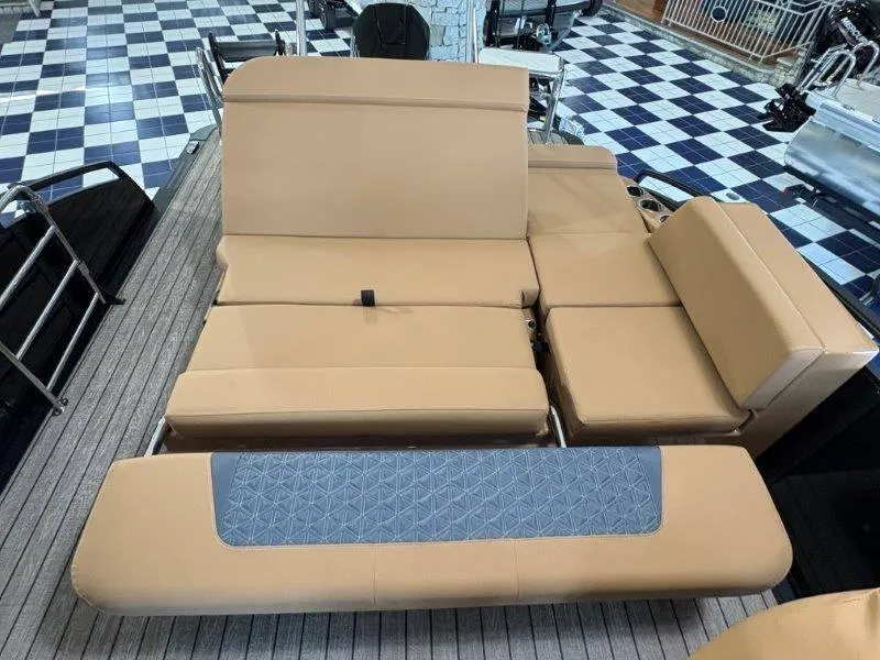 Slide: The Image of Harris Solstice 250 SLDH 2025 - 18