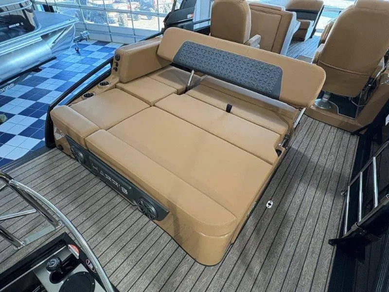 Slide: The Image of Harris Solstice 250 SLDH 2025 - 21