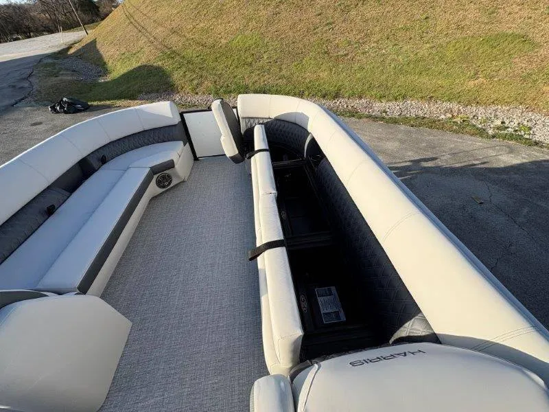 Slide: The Image of Harris Sunliner 250 SLDH 2025 - 32