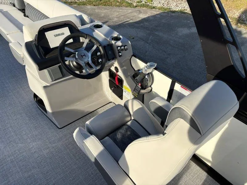 Slide: The Image of Harris Sunliner 250 SLDH 2025 - 33