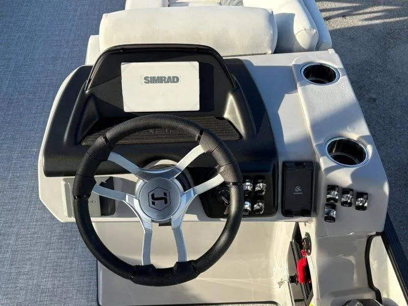 Slide: The Image of Harris Sunliner 250 SLDH 2025 - 34