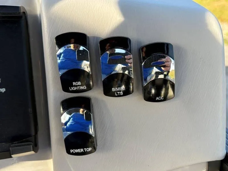 Slide: The Image of Harris Sunliner 250 SLDH 2025 - 35