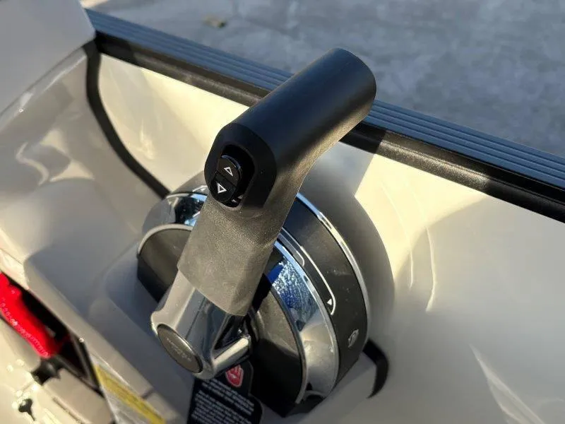 Slide: The Image of Harris Sunliner 250 SLDH 2025 - 36