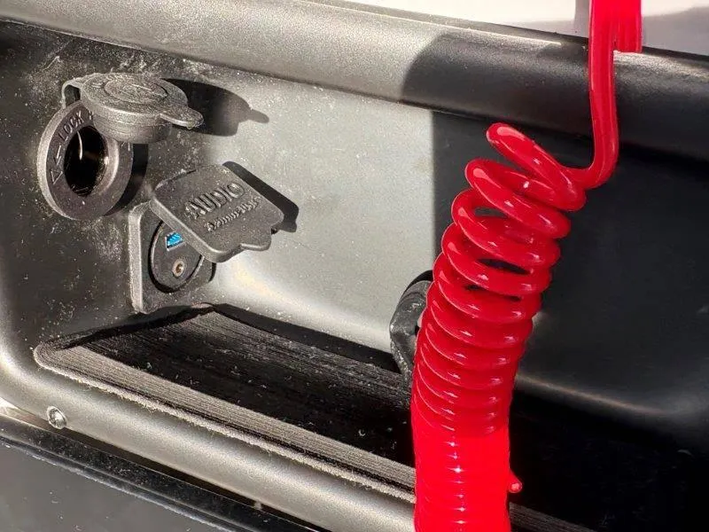 Slide: The Image of Harris Sunliner 250 SLDH 2025 - 37