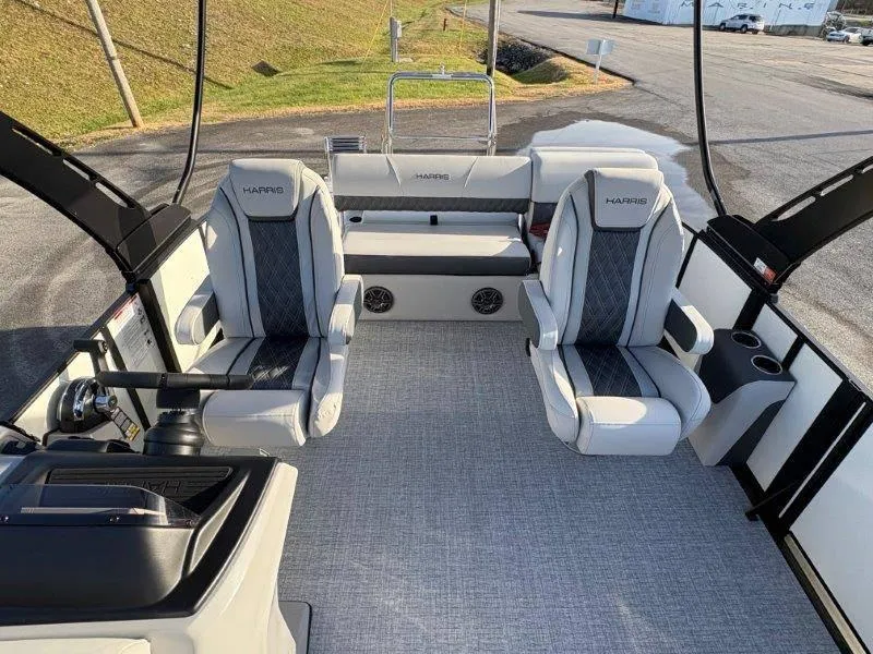 Slide: The Image of Harris Sunliner 250 SLDH 2025 - 39