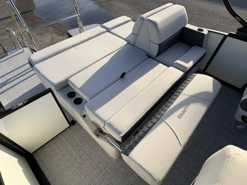 Slide: The Image of Harris Sunliner 250 SLDH 2025 - 43