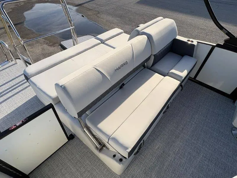 Slide: The Image of Harris Sunliner 250 SLDH 2025 - 44