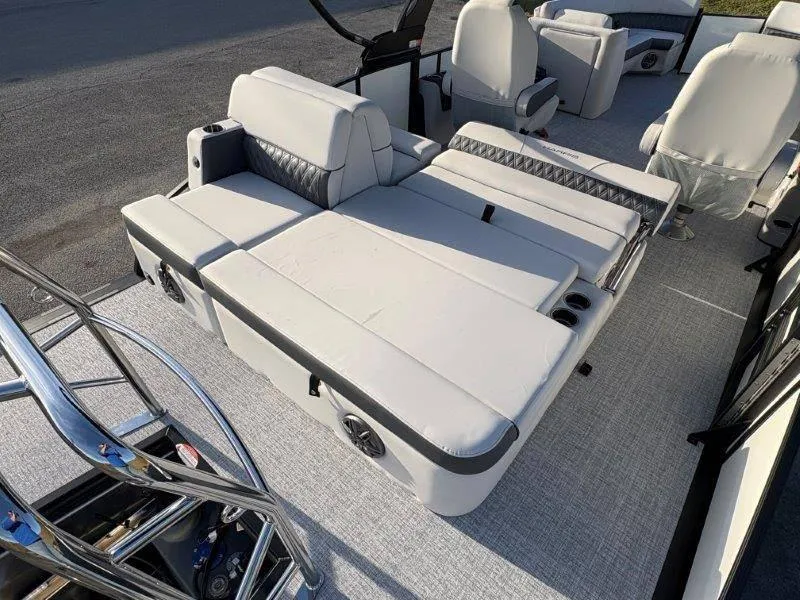 Slide: The Image of Harris Sunliner 250 SLDH 2025 - 51