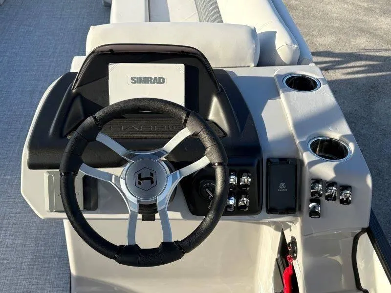 Slide: The Image of Harris Sunliner 250 SLDH 2025 - 58