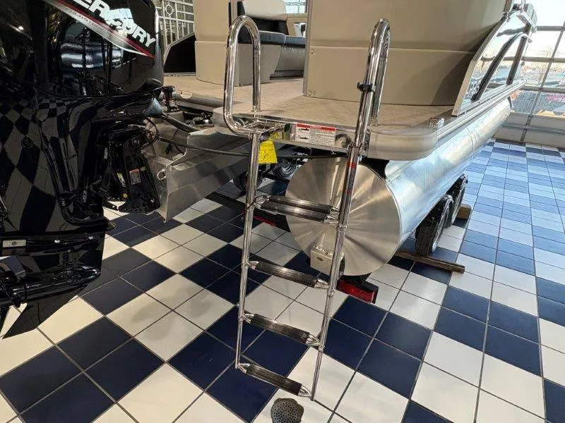 Slide: The Image of Harris Breeze 210 CW 2025 - 104