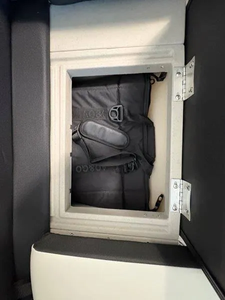 Slide: The Image of Harris Breeze 210 CW 2025 - 105