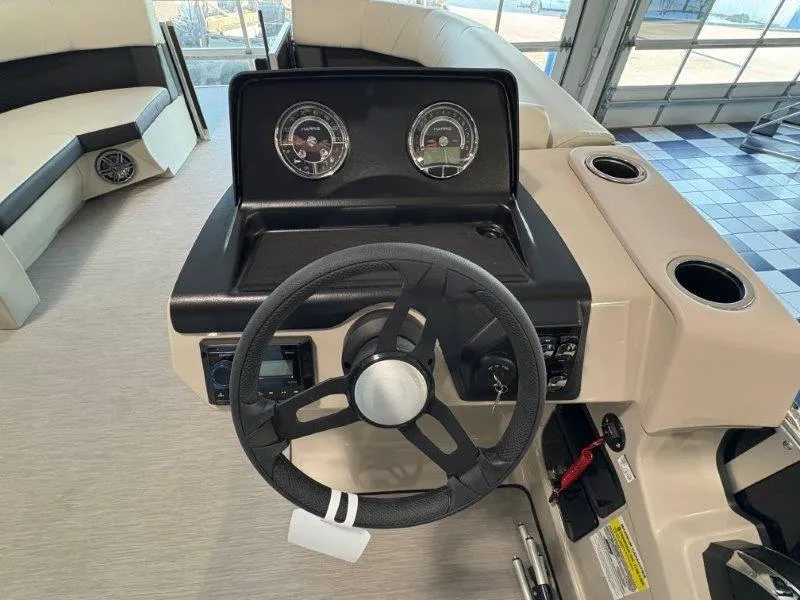 Slide: The Image of Harris Breeze 210 CW 2025 - 110