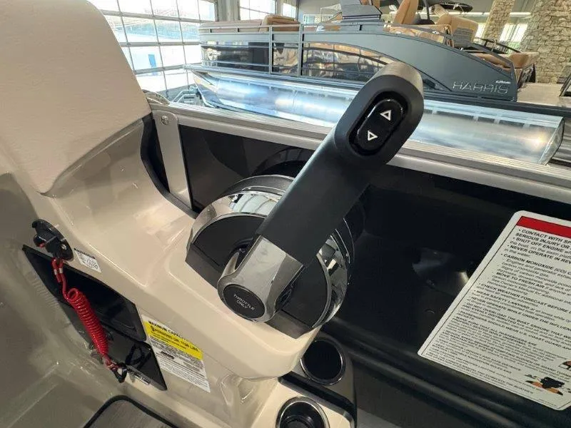 Slide: The Image of Harris Breeze 210 CW 2025 - 114