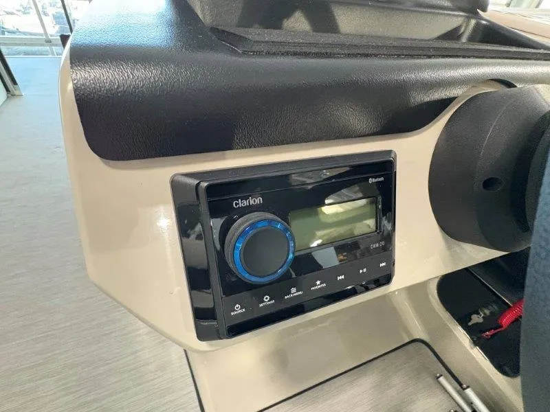 Slide: The Image of Harris Breeze 210 CW 2025 - 117