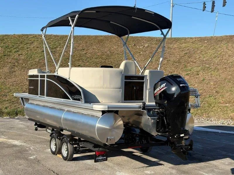 Slide: The Image of Harris Breeze 210 CW 2025 - 148