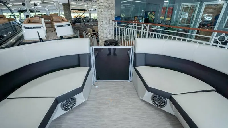 Slide: The Image of Harris Breeze 210 CW 2025 - 17