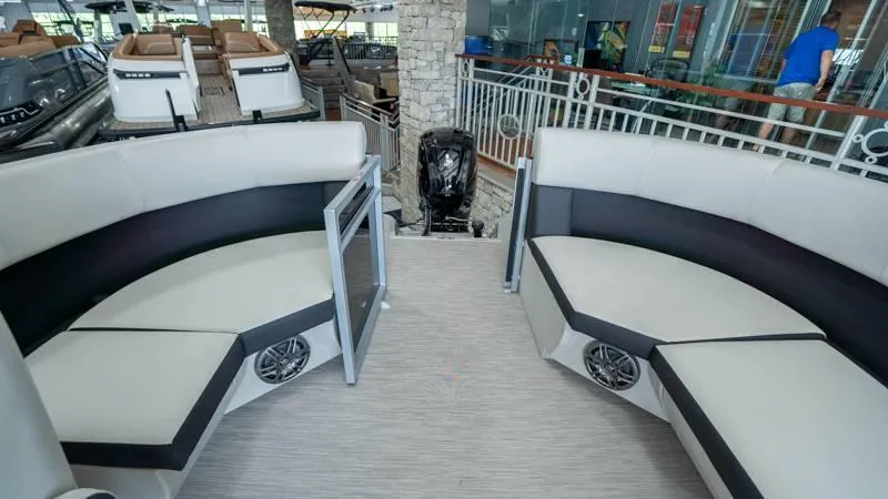 Slide: The Image of Harris Breeze 210 CW 2025 - 18