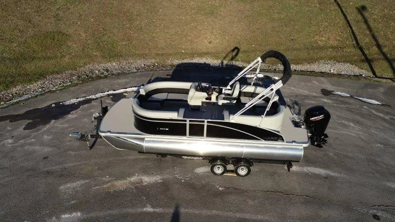 Slide: The Image of Harris Breeze 210 CW 2025 - 2