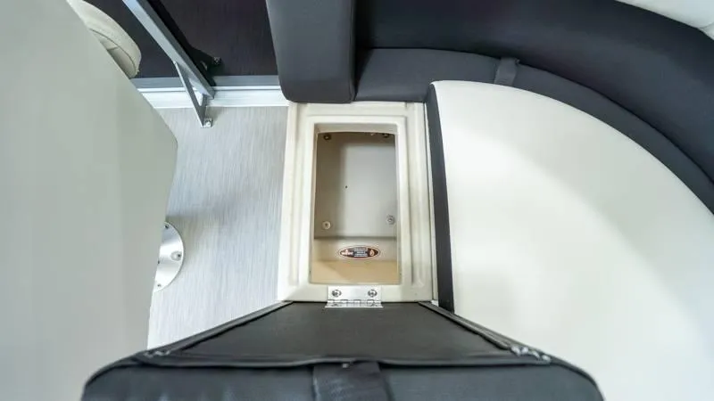 Slide: The Image of Harris Breeze 210 CW 2025 - 20