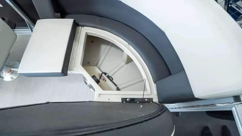 Slide: The Image of Harris Breeze 210 CW 2025 - 24