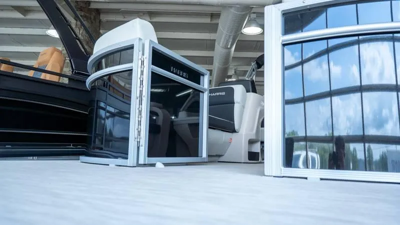 Slide: The Image of Harris Breeze 210 CW 2025 - 30