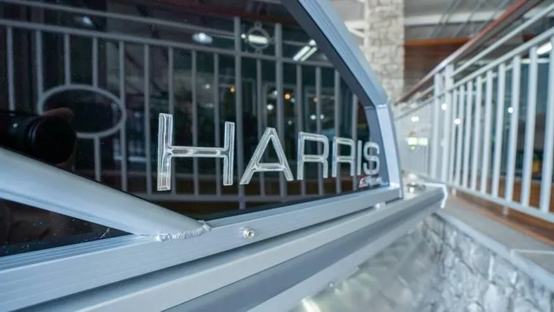 Slide: The Image of Harris Breeze 210 CW 2025 - 38