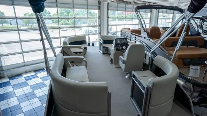 Slide: The Image of Harris Breeze 210 CW 2025 - 43