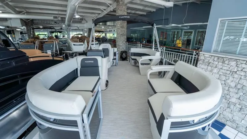 Slide: The Image of Harris Breeze 210 CW 2025 - 44