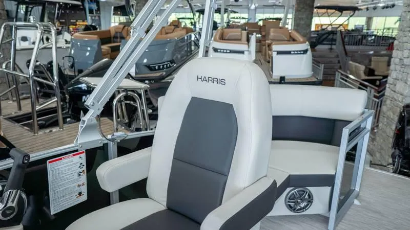Slide: The Image of Harris Breeze 210 CW 2025 - 47