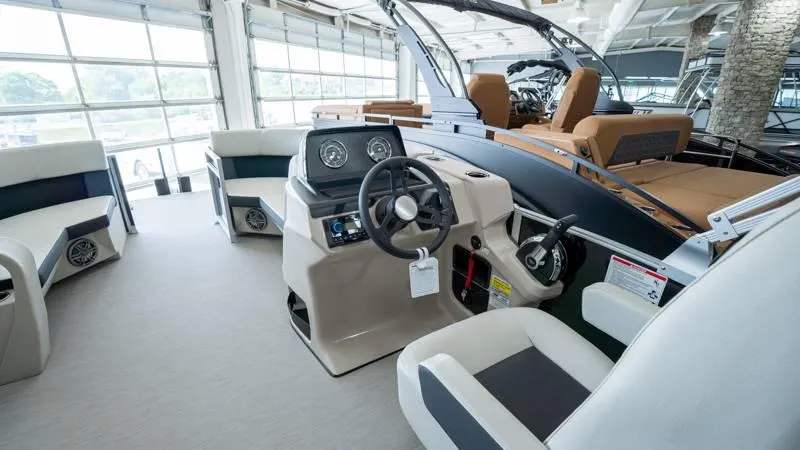 Slide: The Image of Harris Breeze 210 CW 2025 - 48