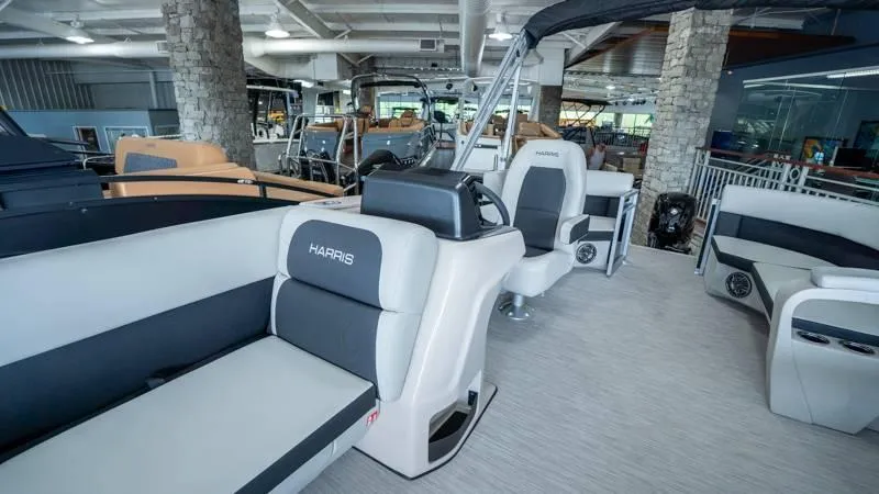 Slide: The Image of Harris Breeze 210 CW 2025 - 5