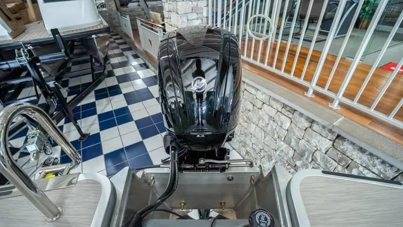 Slide: The Image of Harris Breeze 210 CW 2025 - 53