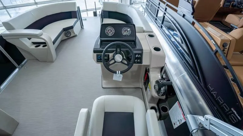 Slide: The Image of Harris Breeze 210 CW 2025 - 56