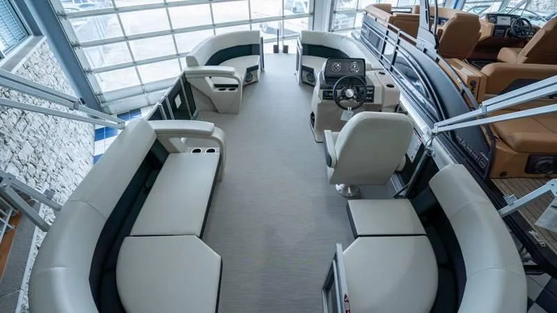 Slide: The Image of Harris Breeze 210 CW 2025 - 57