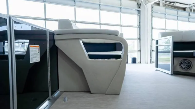 Slide: The Image of Harris Breeze 210 CW 2025 - 58