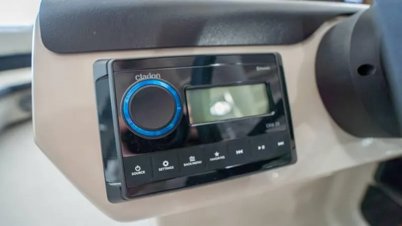 Slide: The Image of Harris Breeze 210 CW 2025 - 61