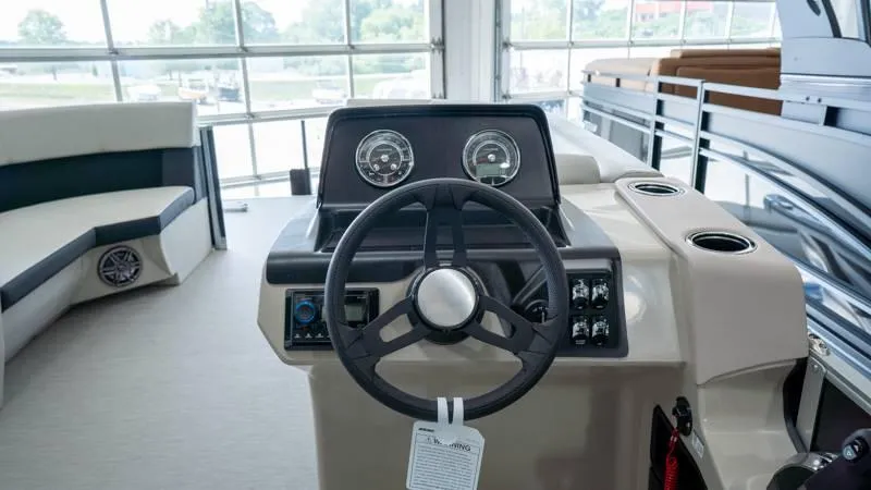 Slide: The Image of Harris Breeze 210 CW 2025 - 62